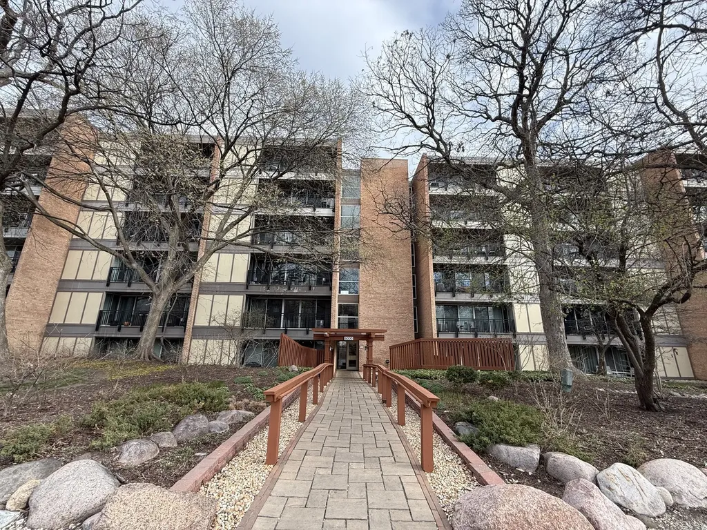 6000 Oakwood Drive Lisle IL 60532