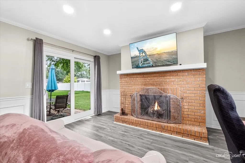 2160 West Illinois Avenue Aurora IL 60506