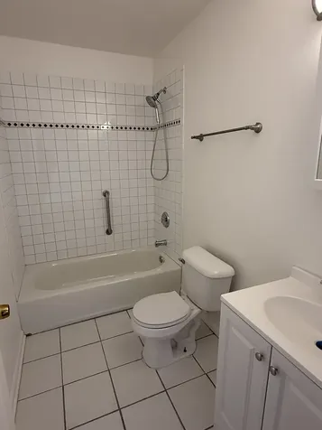 5726 South King Drive Chicago IL 60637