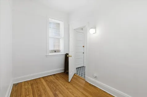 2839 North Clark Street Chicago IL 60657