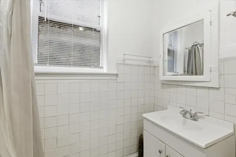 2839 North Clark Street Chicago IL 60657