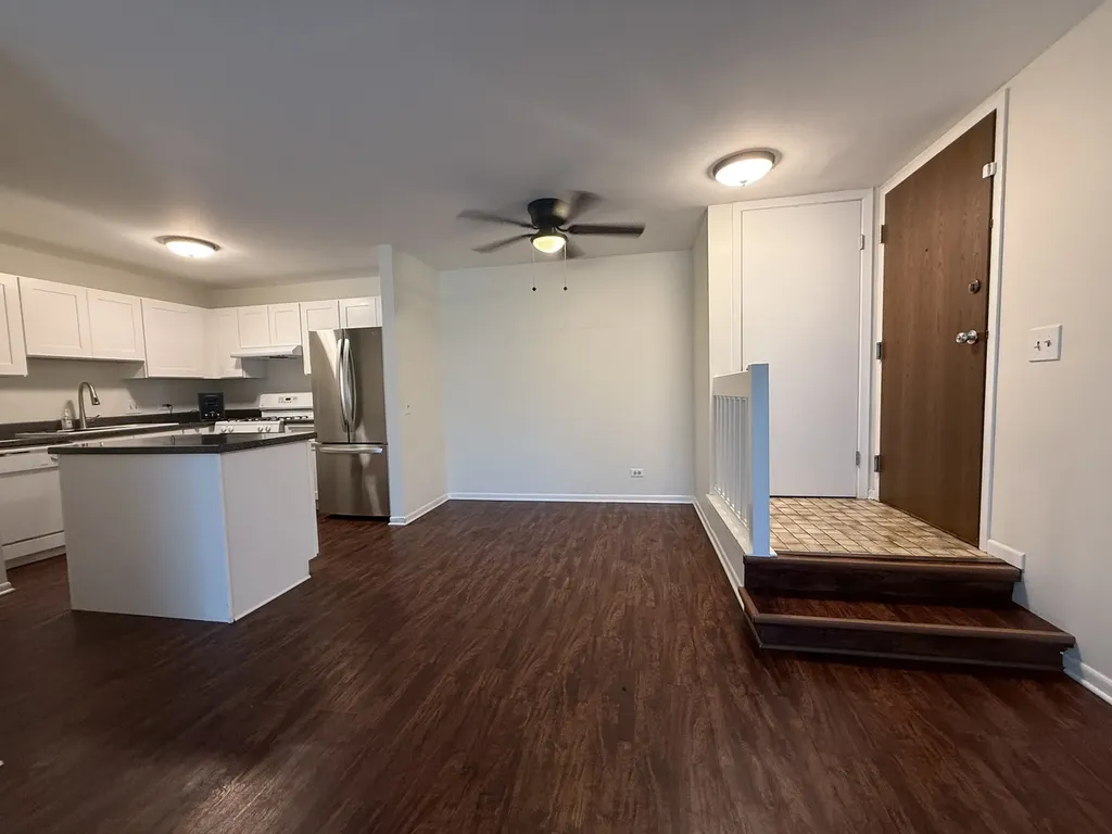 1581 Raymond Drive Naperville IL 60563