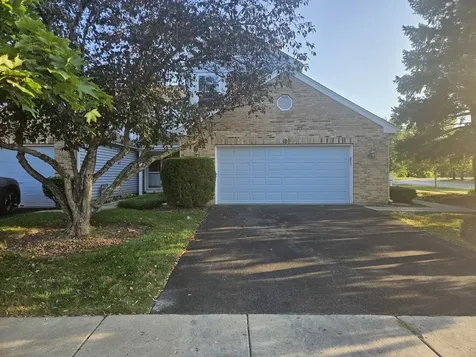 10 King Drive Streamwood IL 60107