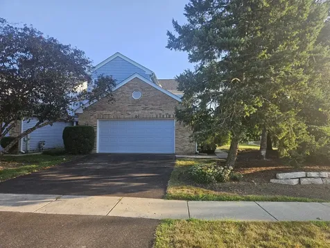 10 King Drive Streamwood IL 60107