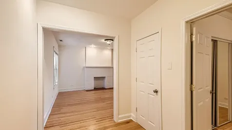 1734 West Estes Avenue Chicago IL 60626