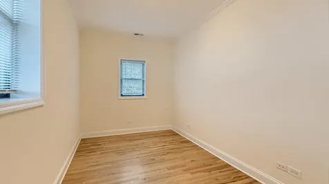 1734 West Estes Avenue Chicago IL 60626