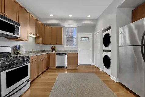 1457 West Thome Avenue Chicago IL 60660