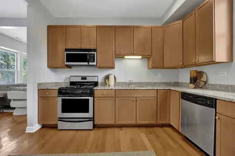 1457 West Thome Avenue Chicago IL 60660
