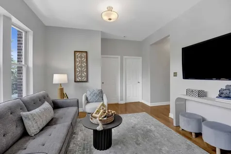 1457 West Thome Avenue Chicago IL 60660