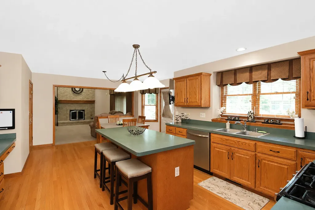 2660 Hoddam Road Naperville IL 60564