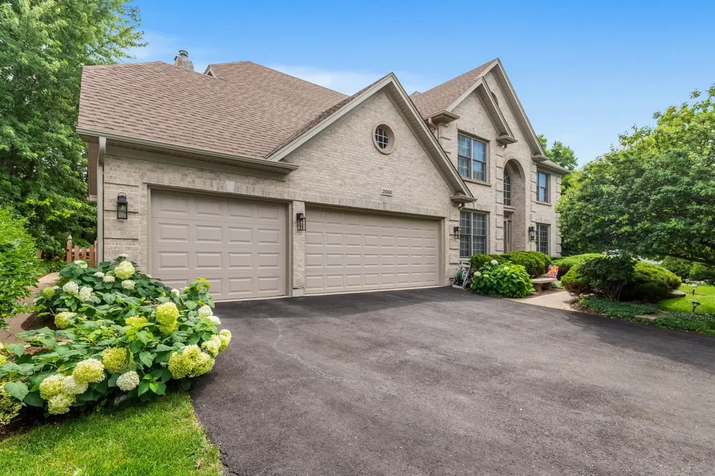 2660 Hoddam Road Naperville IL 60564