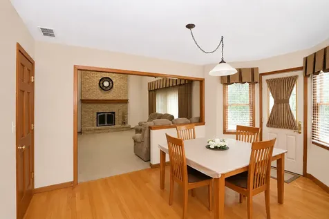2660 Hoddam Road Naperville IL 60564