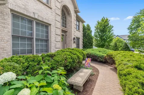 2660 Hoddam Road Naperville IL 60564