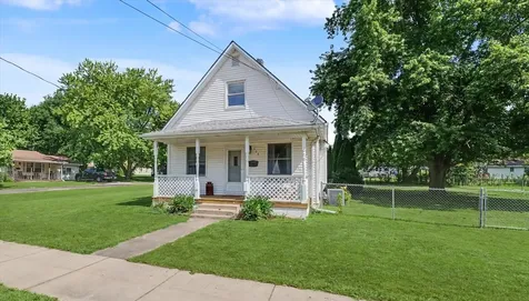 708 West Water Street Farmer City IL 61842