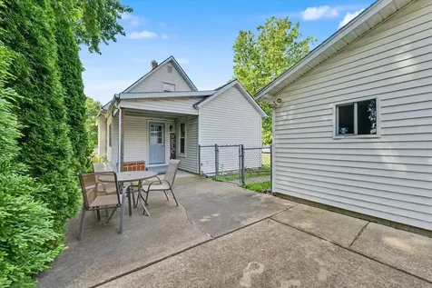708 West Water Street Farmer City IL 61842