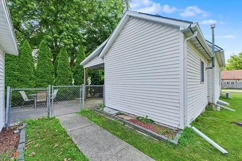 708 West Water Street Farmer City IL 61842