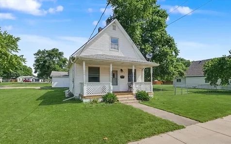 708 West Water Street Farmer City IL 61842