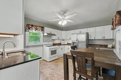 708 West Water Street Farmer City IL 61842