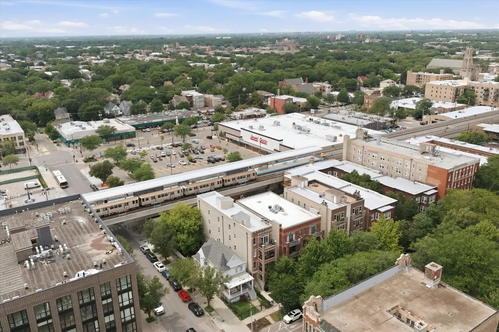 5302 North Winthrop Avenue Chicago IL 60640