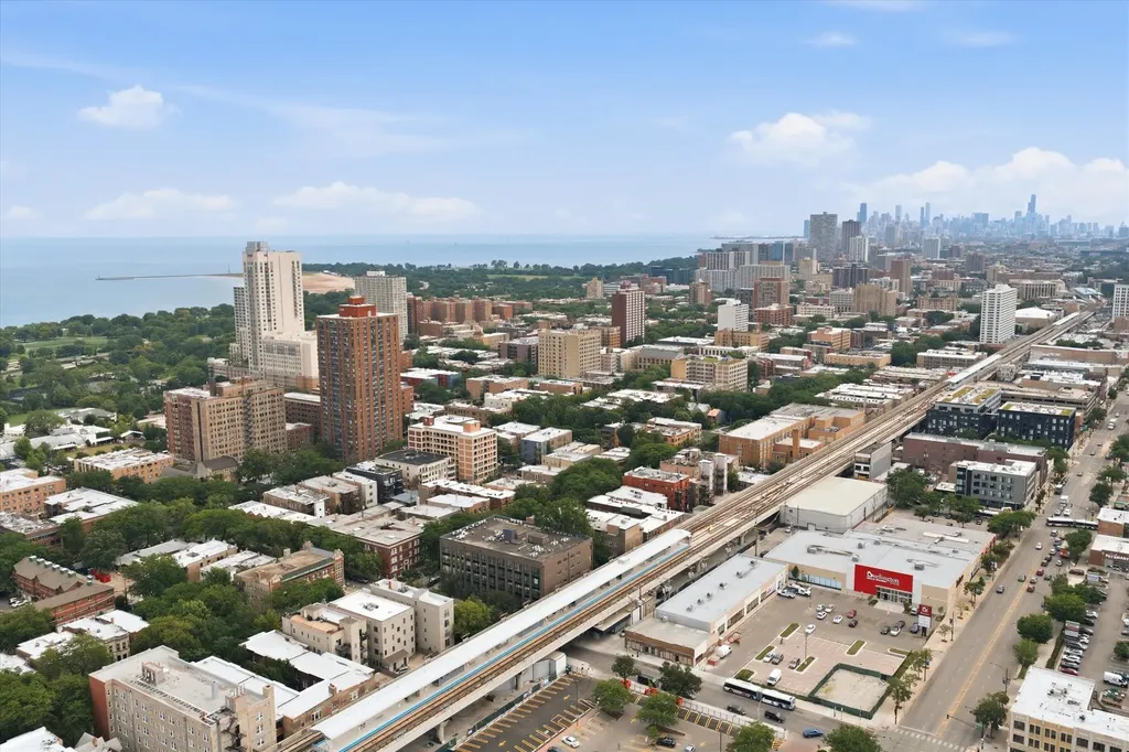 5302 North Winthrop Avenue Chicago IL 60640