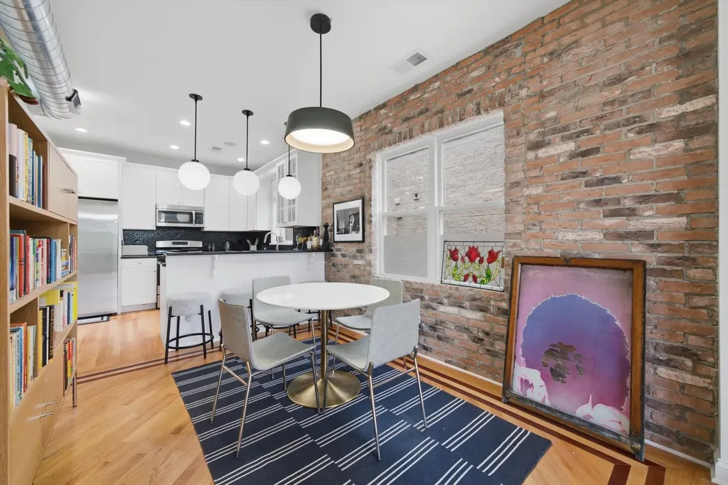 5302 North Winthrop Avenue Chicago IL 60640