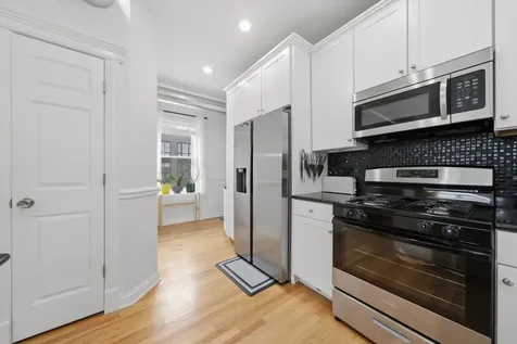 5302 North Winthrop Avenue Chicago IL 60640