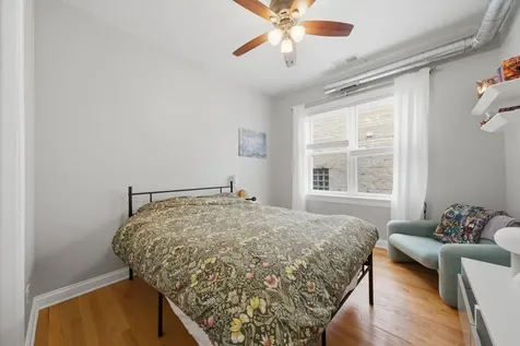 5302 North Winthrop Avenue Chicago IL 60640