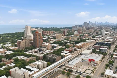 5302 North Winthrop Avenue Chicago IL 60640