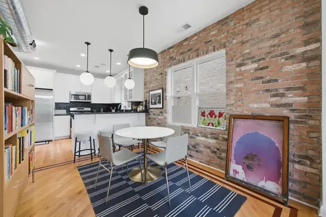 5302 North Winthrop Avenue Chicago IL 60640