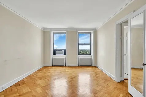 2000 North Lincoln Park West Chicago IL 60614
