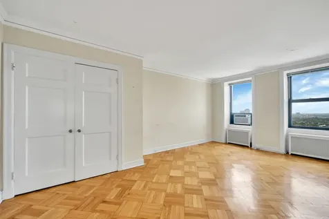 2000 North Lincoln Park West Chicago IL 60614