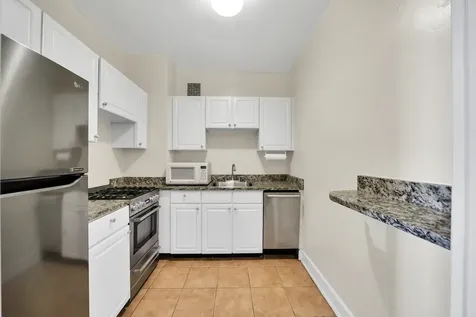 2000 North Lincoln Park West Chicago IL 60614