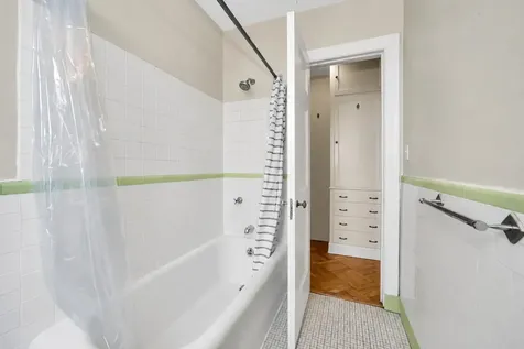 2000 North Lincoln Park West Chicago IL 60614