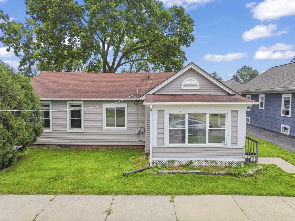 523 Batavia Avenue Aurora IL 60506