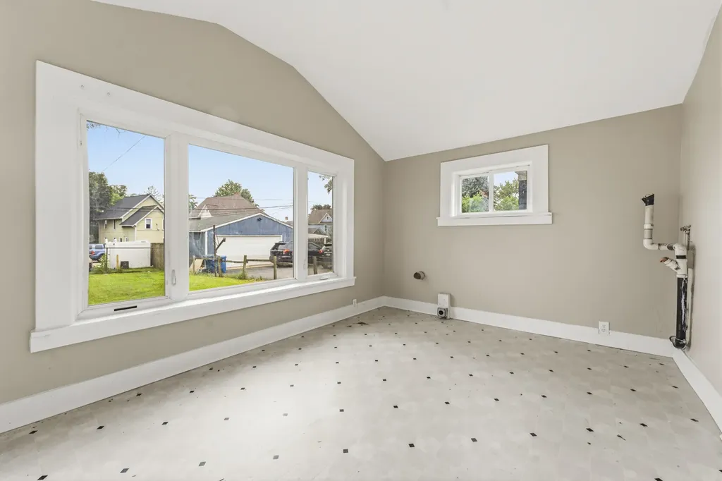 523 Batavia Avenue Aurora IL 60506
