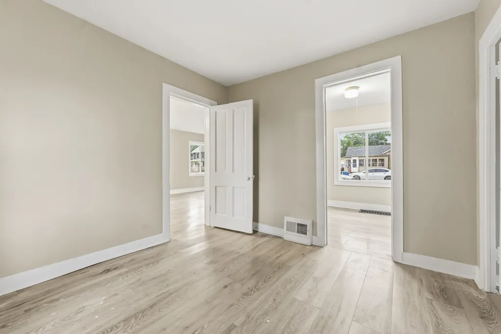 523 Batavia Avenue Aurora IL 60506