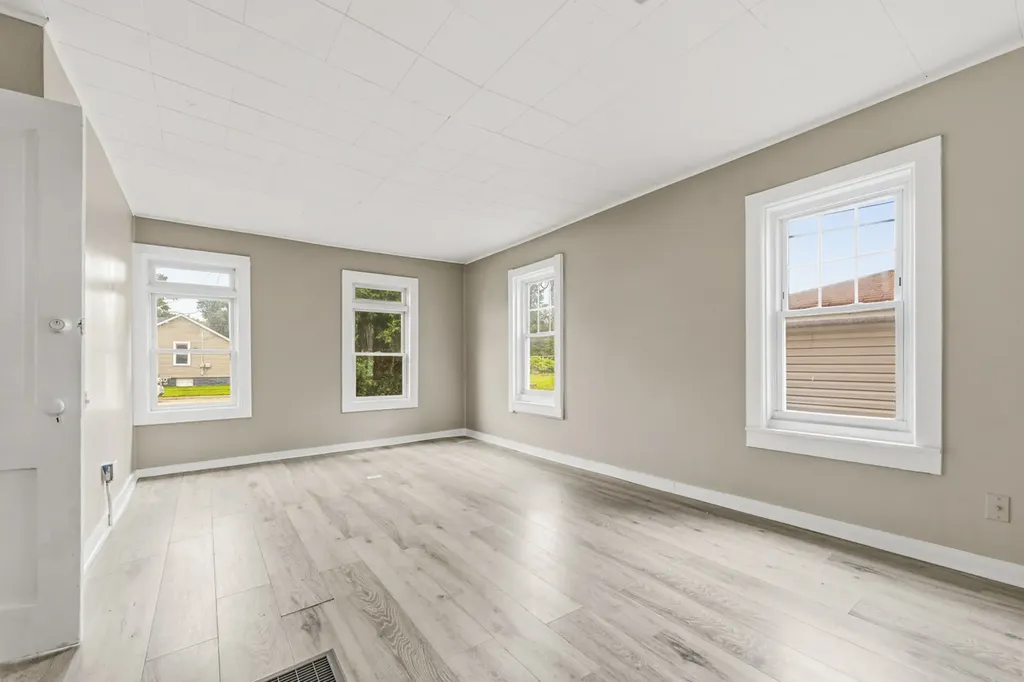 523 Batavia Avenue Aurora IL 60506