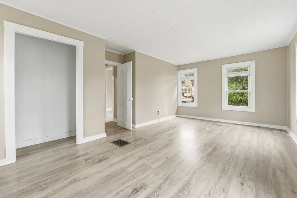 523 Batavia Avenue Aurora IL 60506