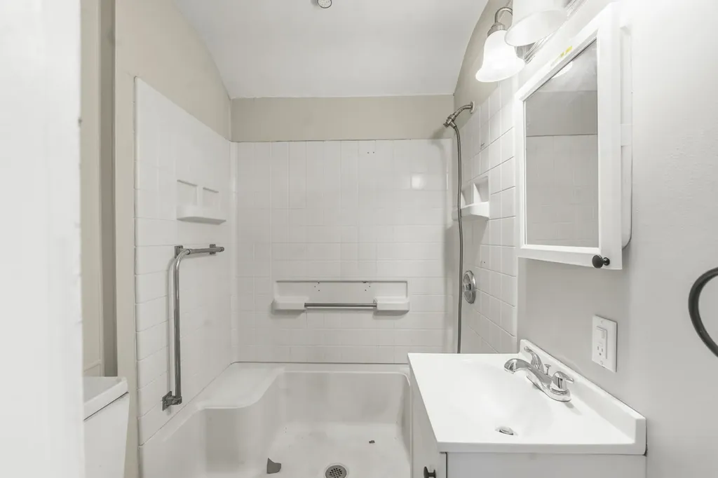 523 Batavia Avenue Aurora IL 60506