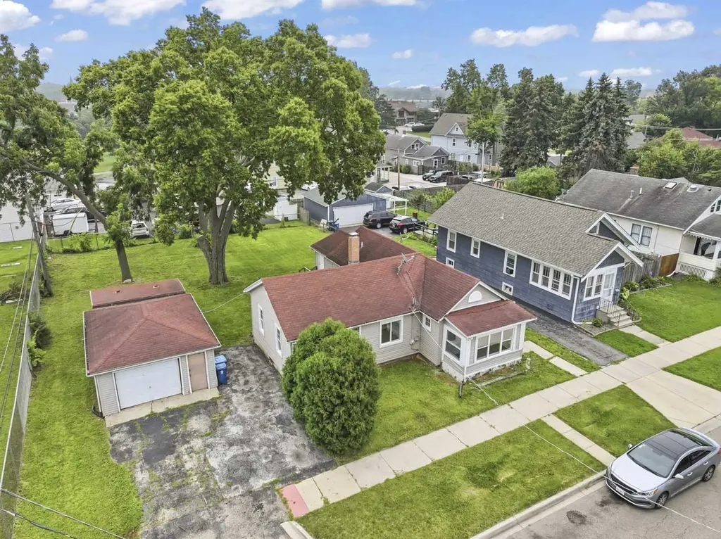 523 Batavia Avenue Aurora IL 60506