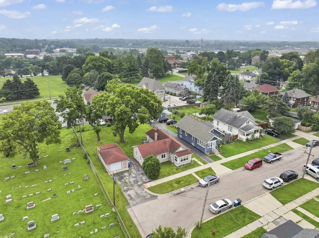 523 Batavia Avenue Aurora IL 60506