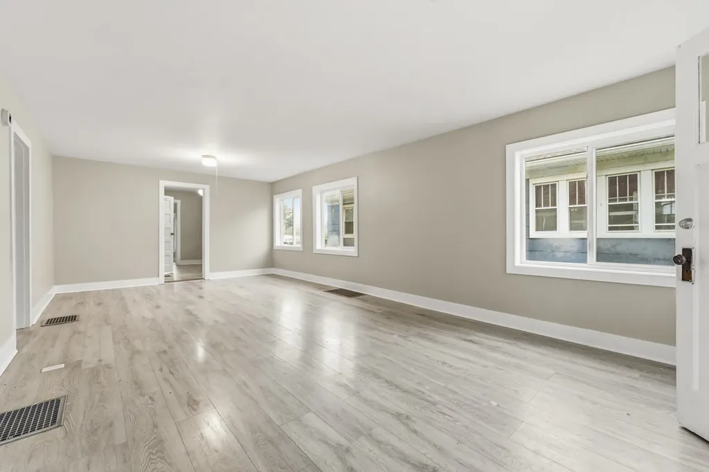 523 Batavia Avenue Aurora IL 60506