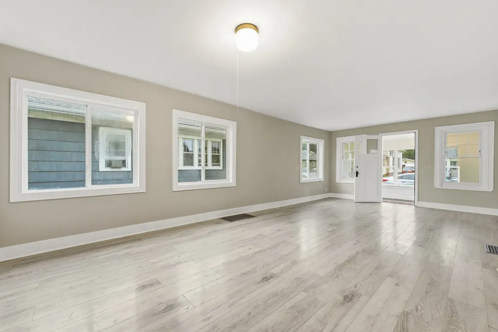 523 Batavia Avenue Aurora IL 60506