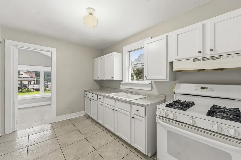 523 Batavia Avenue Aurora IL 60506