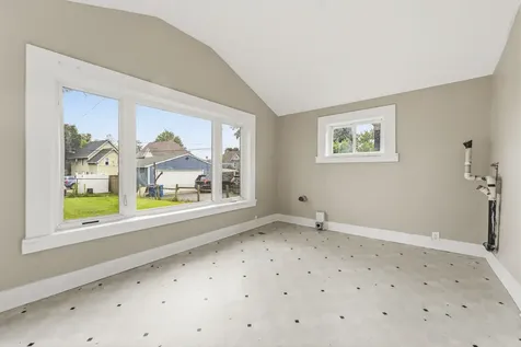 523 Batavia Avenue Aurora IL 60506