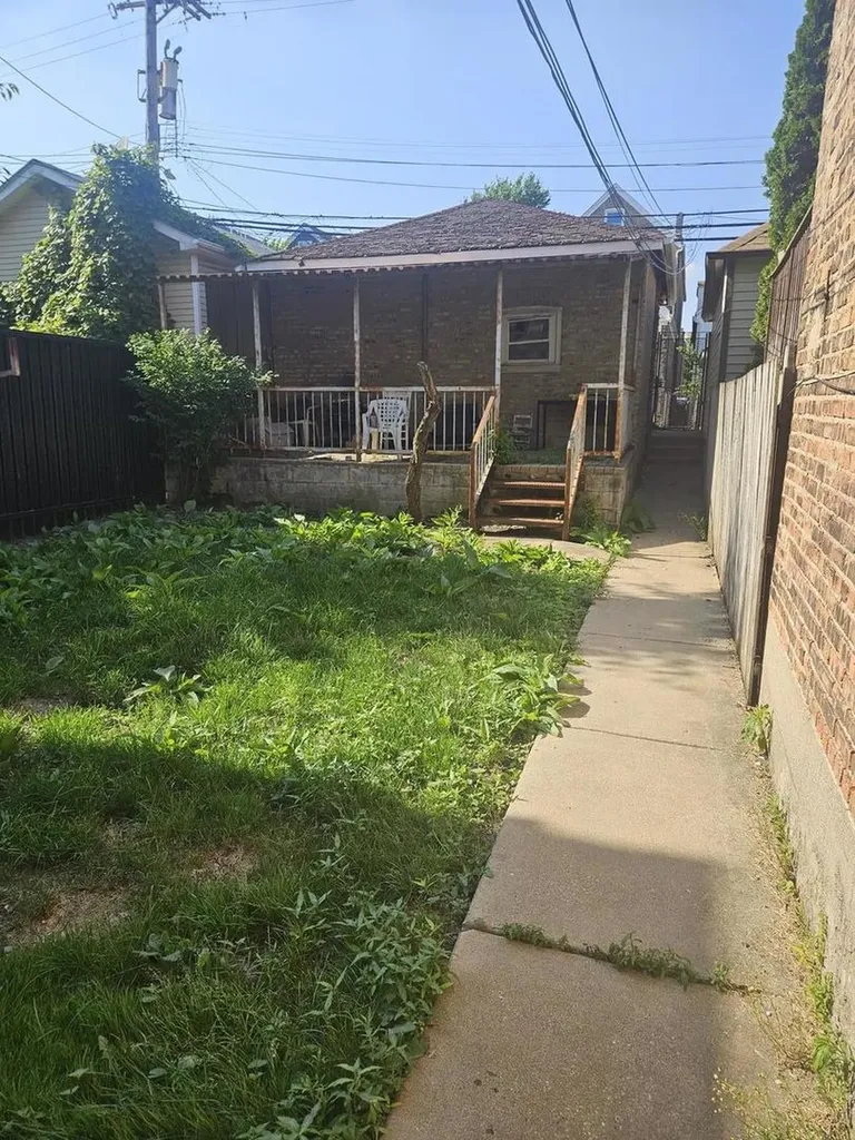2144 West 19th Street Chicago IL 60608