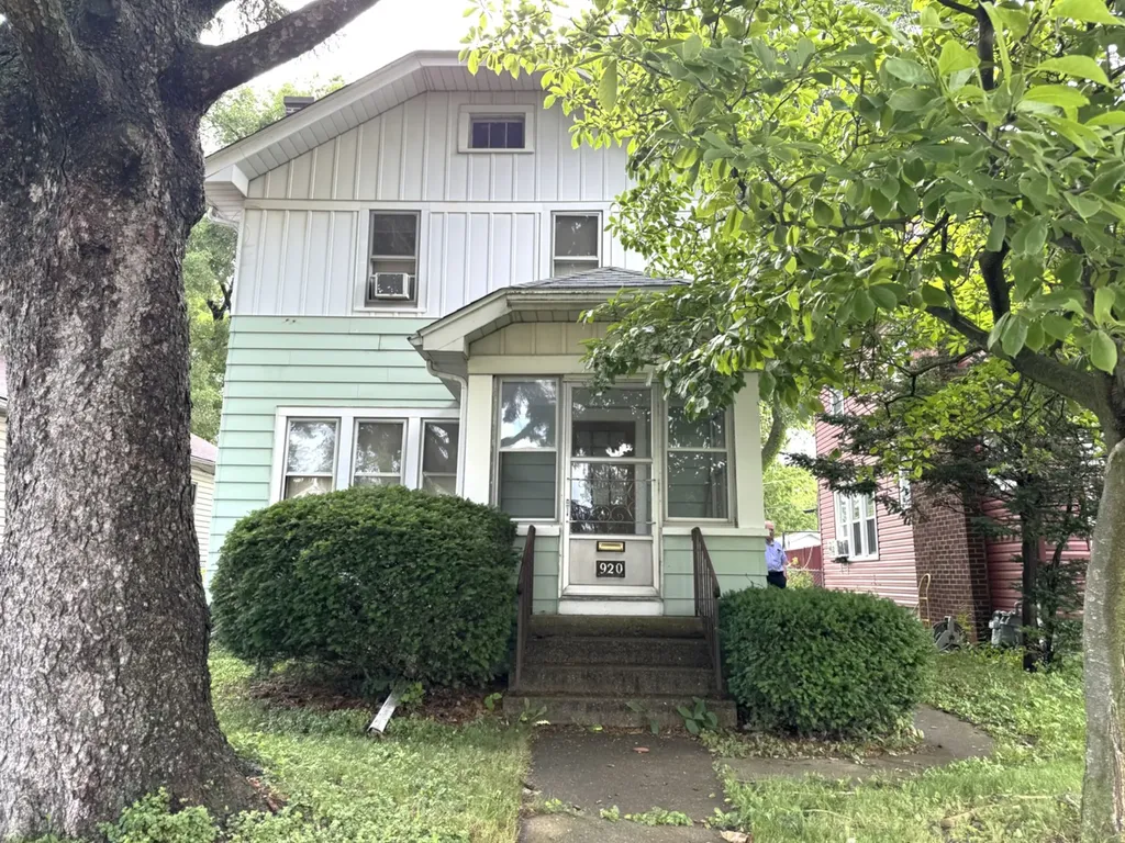 920 North Jackson Street Waukegan IL 60085