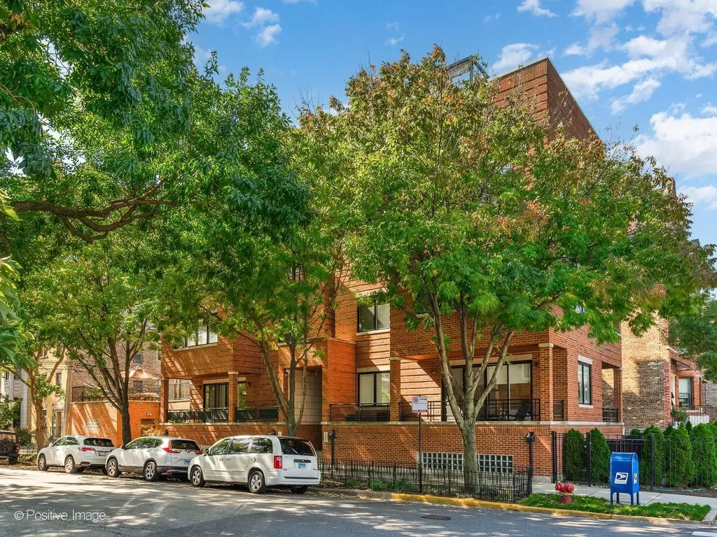1950 North Honore Street Chicago IL 60622