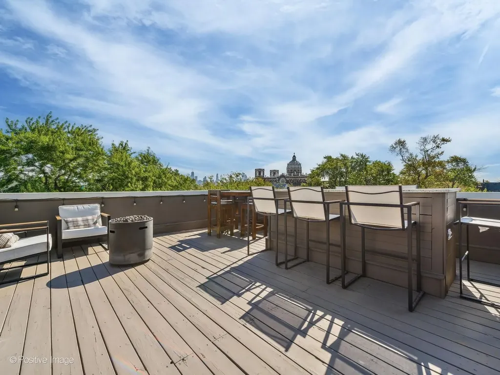 1950 North Honore Street Chicago IL 60622
