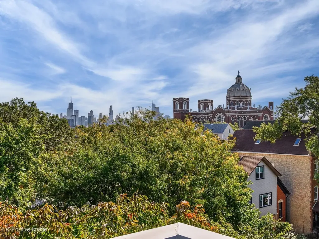1950 North Honore Street Chicago IL 60622